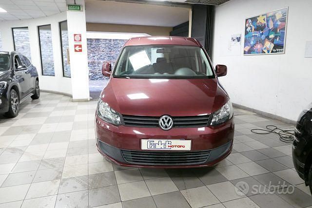 Usata VW Caddy Trendline 102 CV (75 kW) 2013 Bordeaux Monovolume