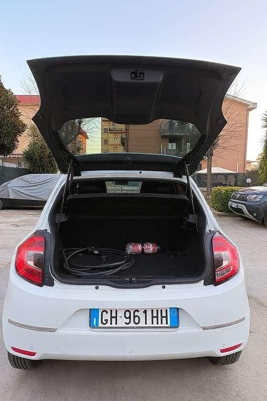 Usata Renault Twingo Zen 30 kW (42 CV) 2021 Utilitaria