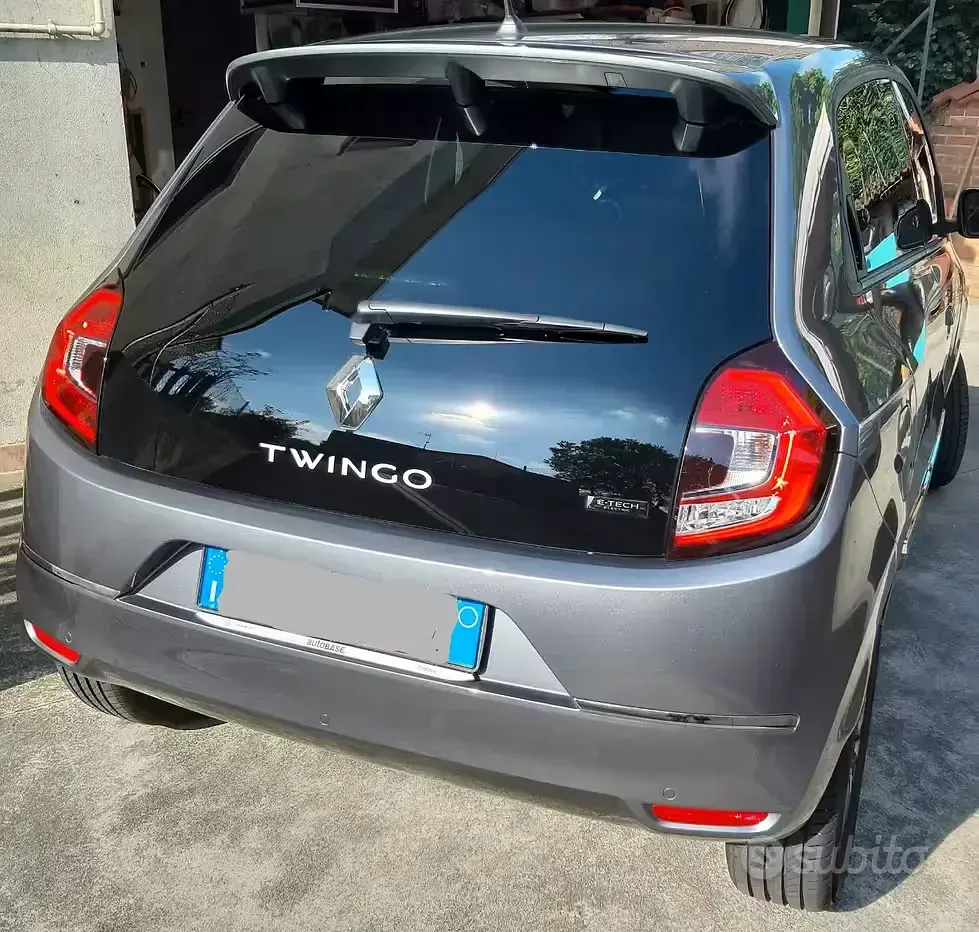 Usata Renault Twingo Techno 30 kW (42 CV) 2022 Utilitaria
