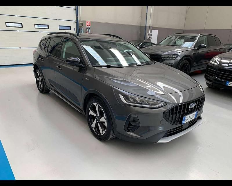 Usata Ford Focus Active 125 CV (91 kW) 2023 Grigio scuro metallizzato Station wagon