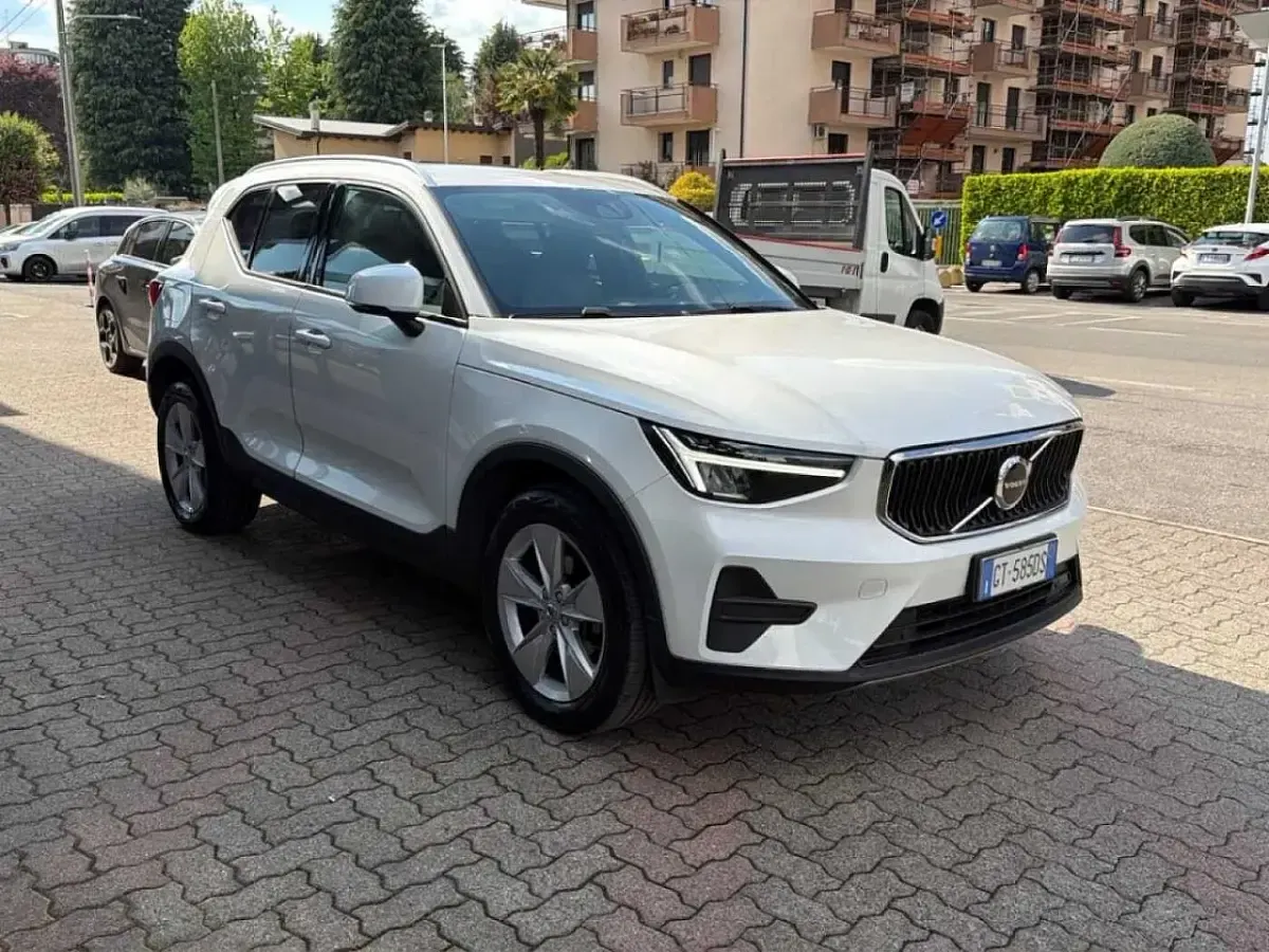 Usata Volvo XC40 Core 129 CV (94 kW) 2024 Bianco SUV