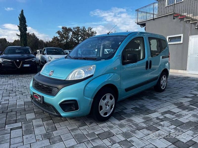Usata Fiat Qubo Trekking 80 CV (58 kW) 2017 Blu/azzurro Monovolume