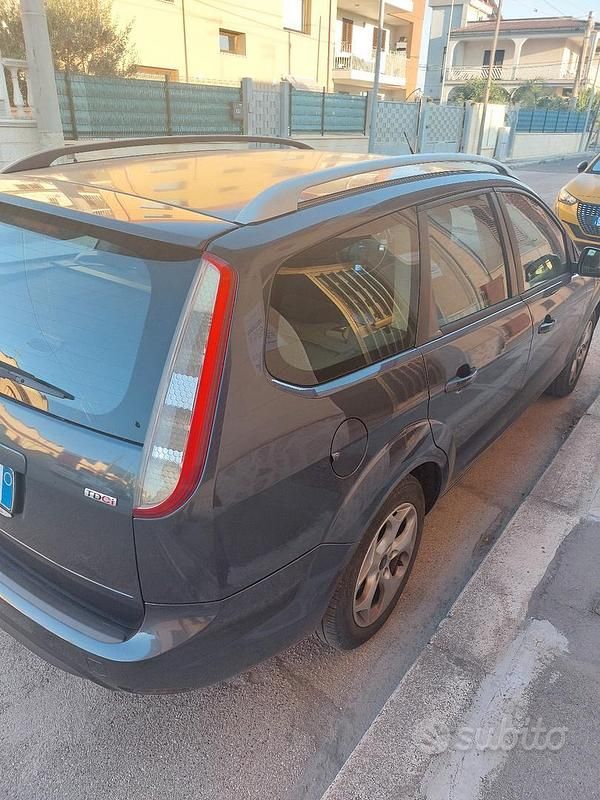 Usata Ford Focus 110 CV (80 kW) 2011 Berlina