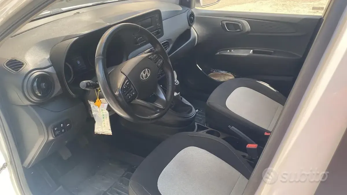 Usata Hyundai i10 67 CV (49 kW) 2021 Bianco Utilitaria