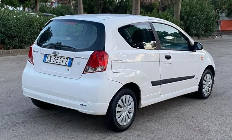 Usata Chevrolet Kalos 72 CV (52 kW) 2005 Bianco Utilitaria