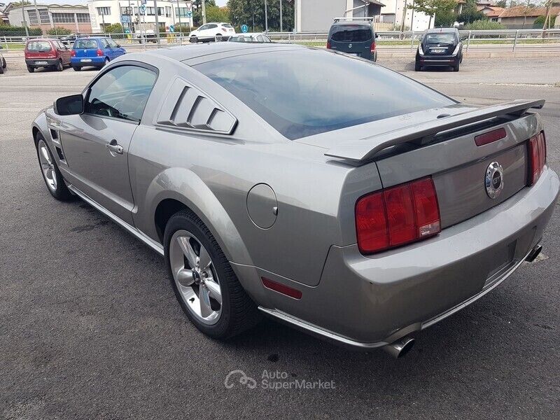 Usata Ford Mustang GT 300 CV (220 kW) 2009 Gray Berlina
