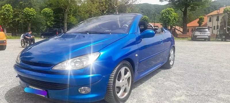 Usata Peugeot 206 CC 109 CV (80 kW) 2002 Blu Cabrio