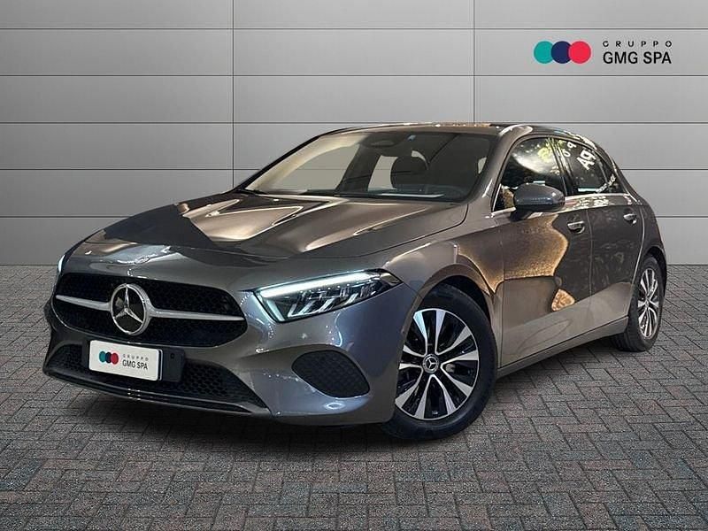 Usata Mercedes A180 Advanced 116 CV (85 kW) 2023 Grigio Utilitaria