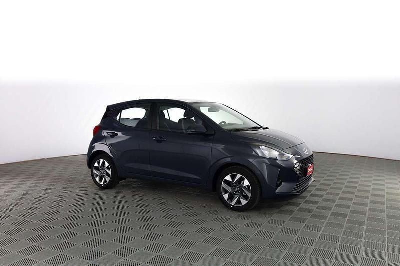 Nuova Hyundai i10 63 CV (46 kW) 2025 Lumen grey pearl Utilitaria
