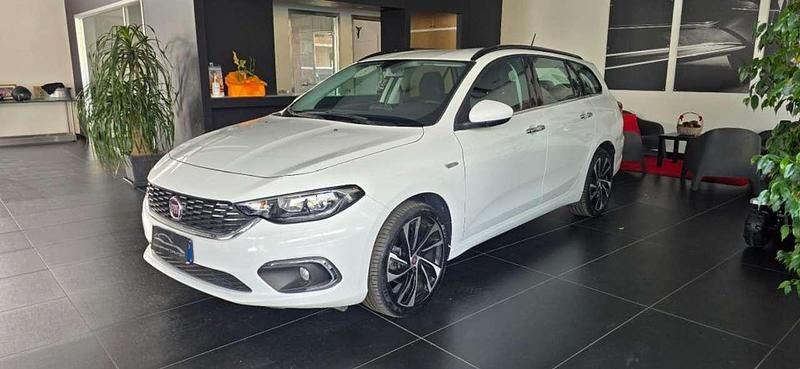 Bianco pastello Usata 2019 Fiat Tipo Lounge Station wagon | 14.990 € (Molto cara) - Immagine 1/4