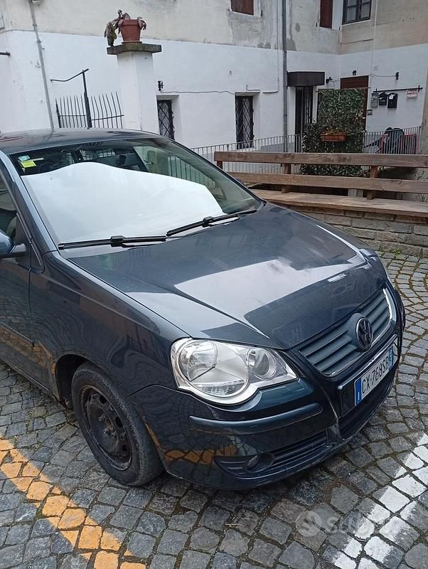 Usata VW Polo Comfortline 69 CV (50 kW) 2005 Blu Utilitaria