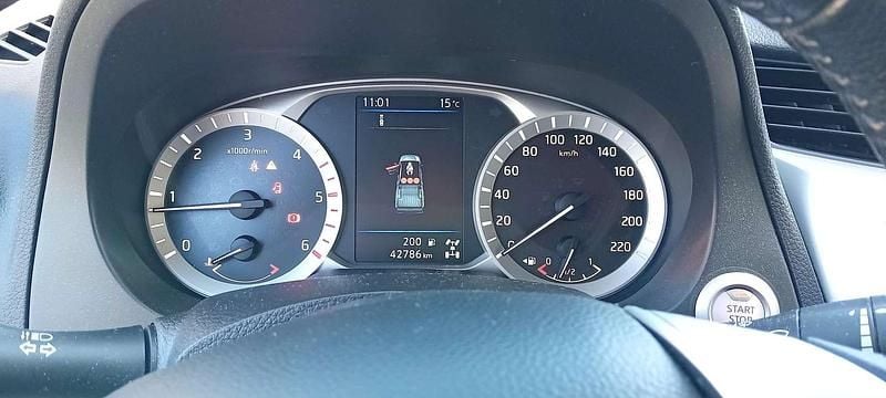 Usata Nissan Navara N-Connecta 190 CV (139 kW) 2020 Argento Pick-up