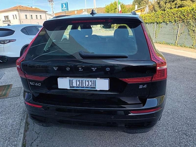 Usata Volvo XC60 Core 197 CV (144 kW) 2022 Nero SUV
