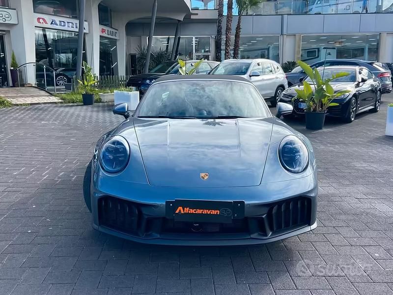 Nuova Porsche 911 541 CV (397 kW) 2025 Grigio Cabrio