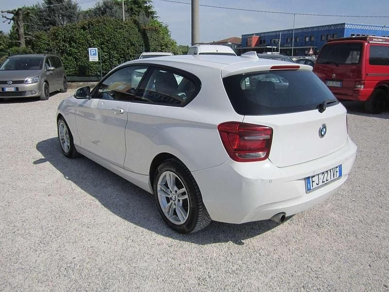 Usata BMW 114 95 CV (69 kW) 2013 Bianco Utilitaria