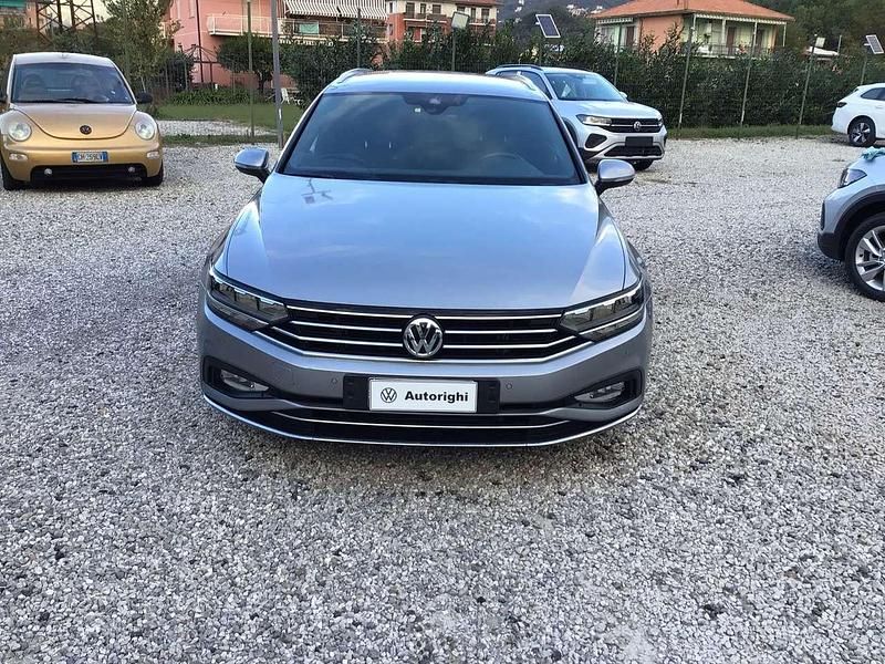 Usata VW Passat Executive 150 CV (110 kW) 2020 Argento Station wagon