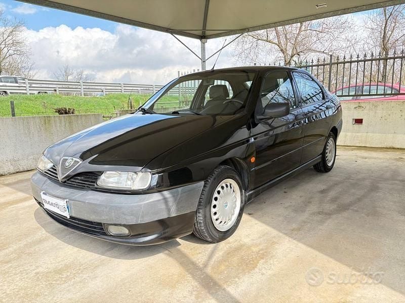 Nero Usata 1999 Alfa Romeo 146 Tre volumi | 1450 € (Ottimo prezzo) - Immagine 1/4