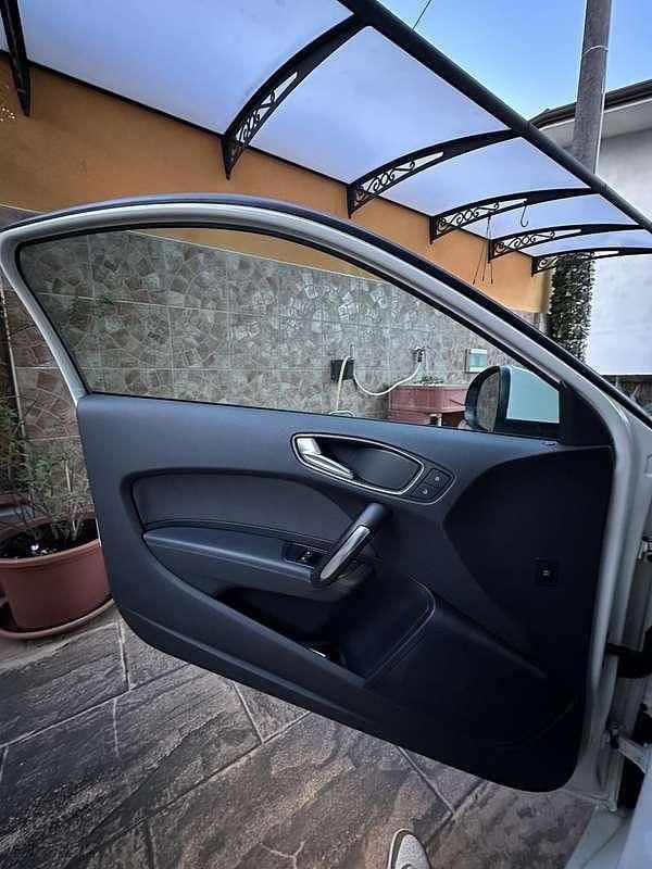 Usata Audi A1 Attraction 122 CV (89 kW) 2010 Utilitaria