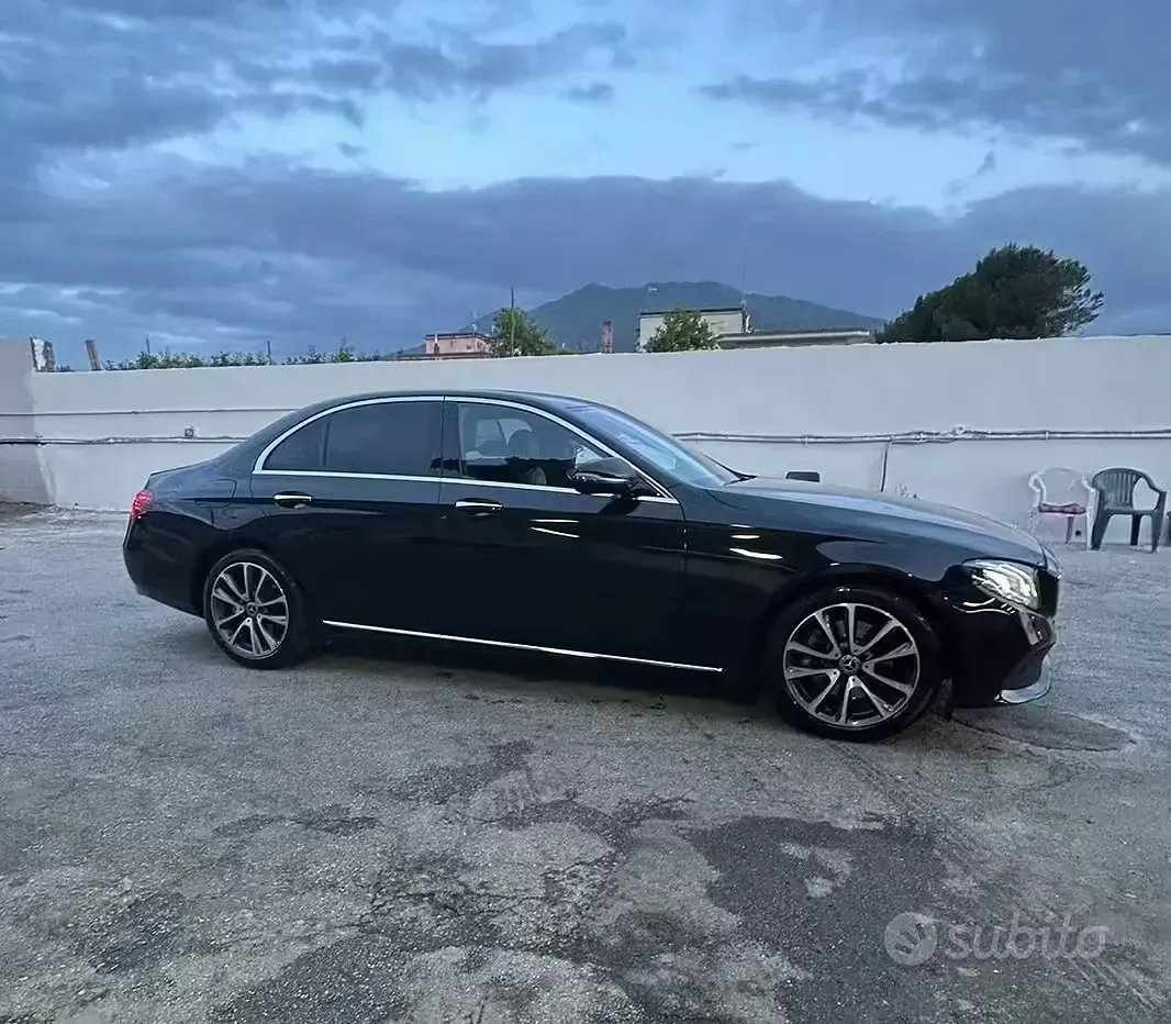 Usata Mercedes E200 116 CV (85 kW) 2017 Nero Berlina