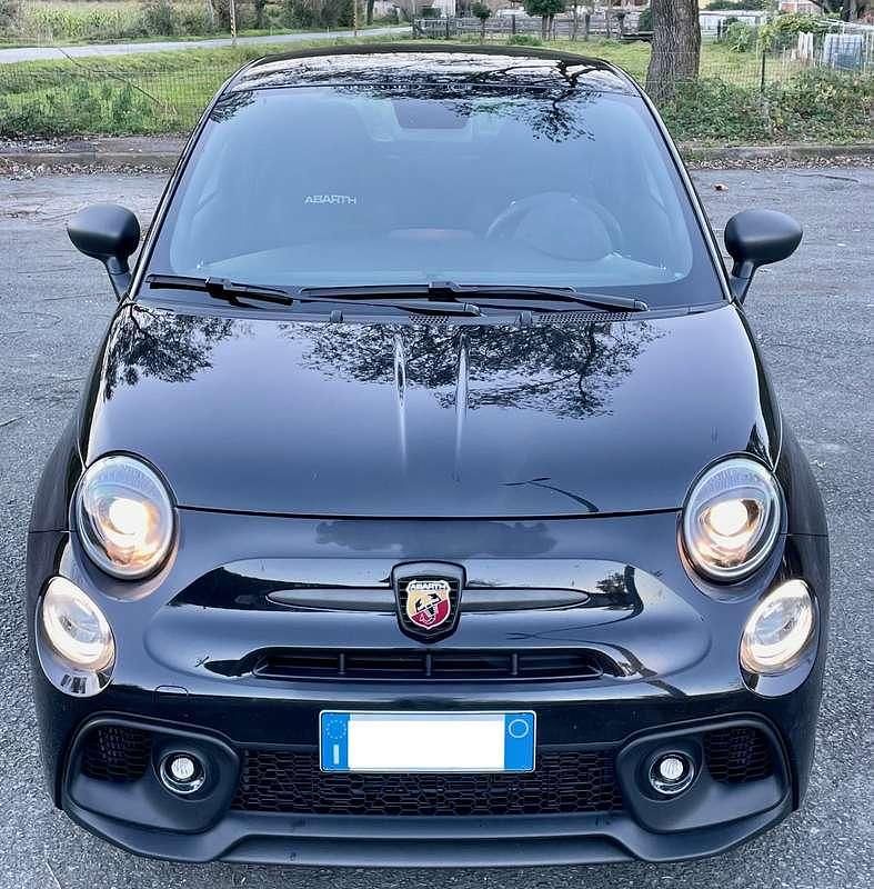 Usata Abarth 695 Competizione 179 CV (131 kW) 2022 Nero Utilitaria