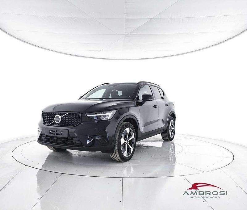 Nuova Volvo XC40 Plus 163 CV (119 kW) 2026 Onyx black SUV
