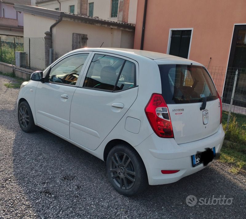 Usata 2014 Hyundai i10 Edition Due volumi | 4250 € (Buon prezzo) - Immagine 1/4