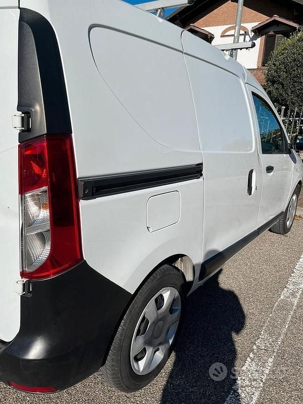 Usata Dacia Dokker 95 CV (69 kW) 2017 Bianco Monovolume