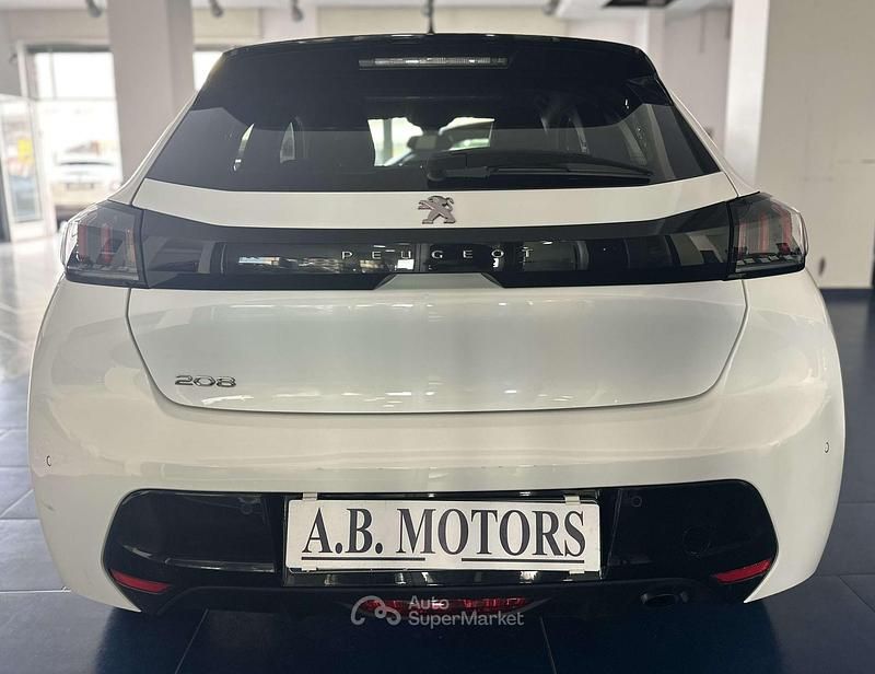 Usata Peugeot 208 Allure 102 CV (75 kW) 2021 Bianco Utilitaria