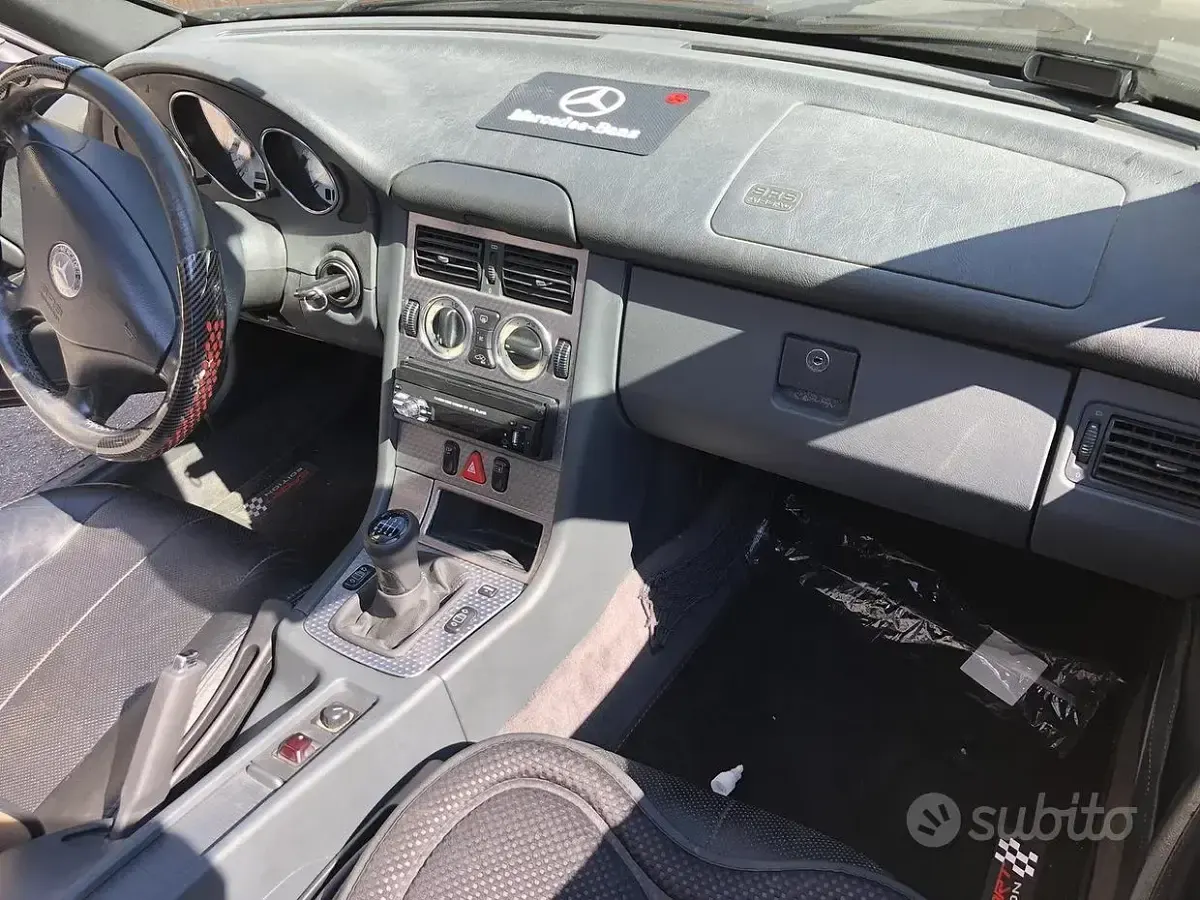 Usata Mercedes SLK230 197 CV (144 kW) 2001 Nero Cabrio