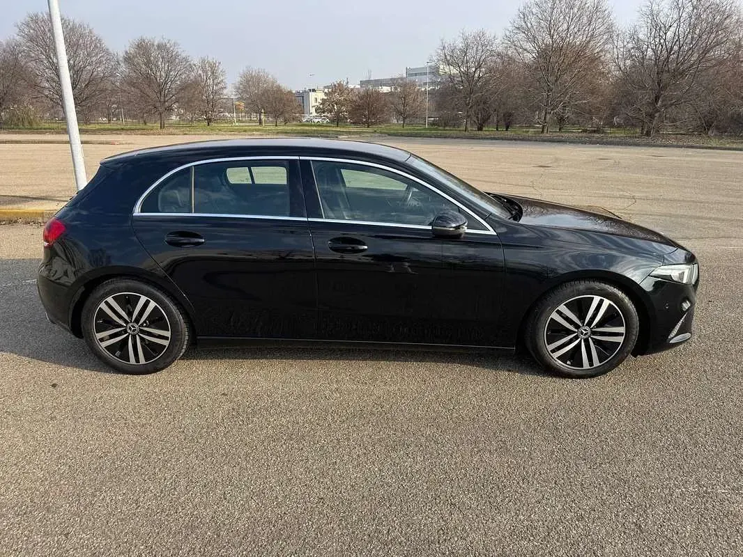 Usata Mercedes A180 136 CV (100 kW) 2021 Nero Berlina