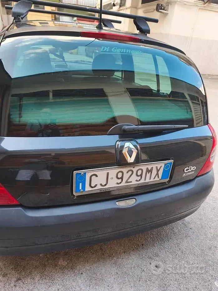 Usata Renault Clio II 82 CV (60 kW) 2003 Grigio Berlina