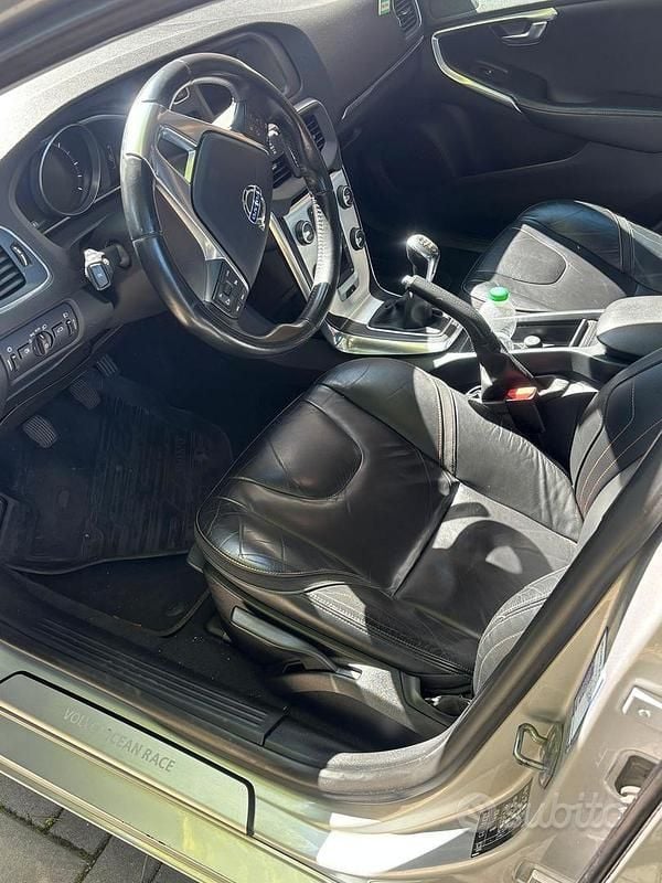 Gebraucht Volvo V40 115 PS (84 kW) 2015 Grau Limousine