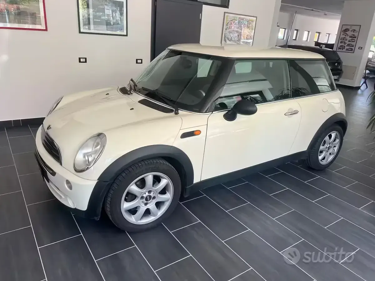 Begagnad Mini ONE 90 HK (66 kW) 2006 Beige Halvkombi