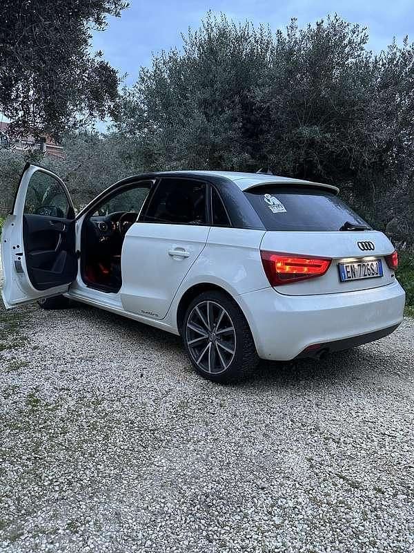 Usata Audi A1 Sportback Ambiente 90 CV (66 kW) 2012 Utilitaria