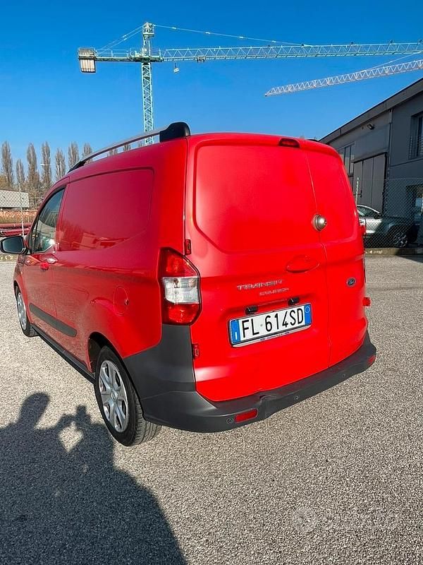 Usata Ford Transit 75 CV (55 kW) 2017 Rosso Furgone