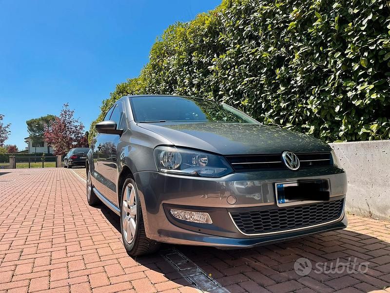 Usata VW Polo 105 CV (77 kW) 2011 Grigio Berlina