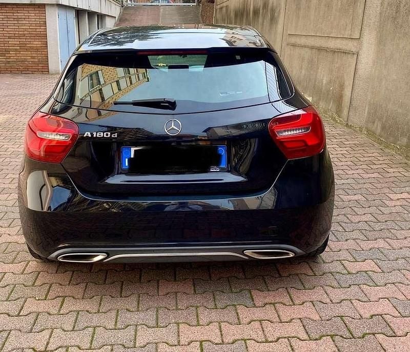 Usata Mercedes A180 109 CV (80 kW) 2017 Berlina
