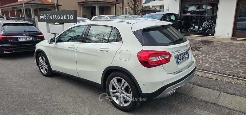 Usata Mercedes GLA200 136 CV (100 kW) 2014 Bianco SUV
