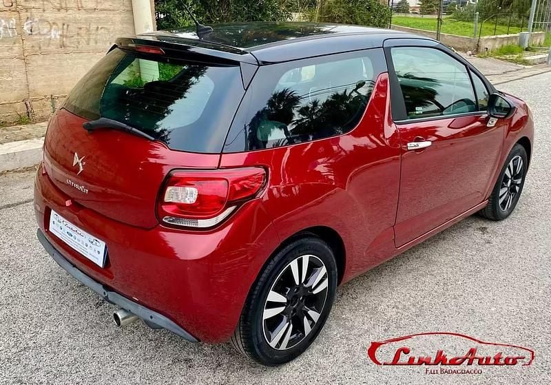 Usata Citroën DS3 Chic 70 CV (51 kW) 2011 Rosso Utilitaria