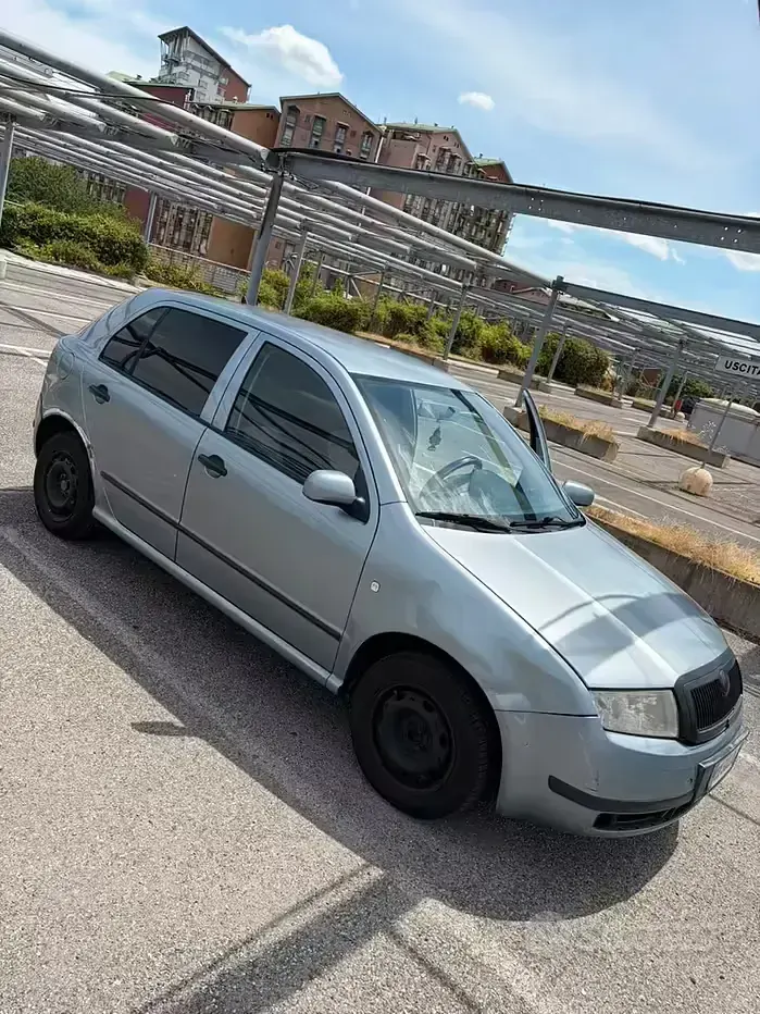 Usata Skoda Fabia 64 CV (47 kW) 2004 Grigio Berlina