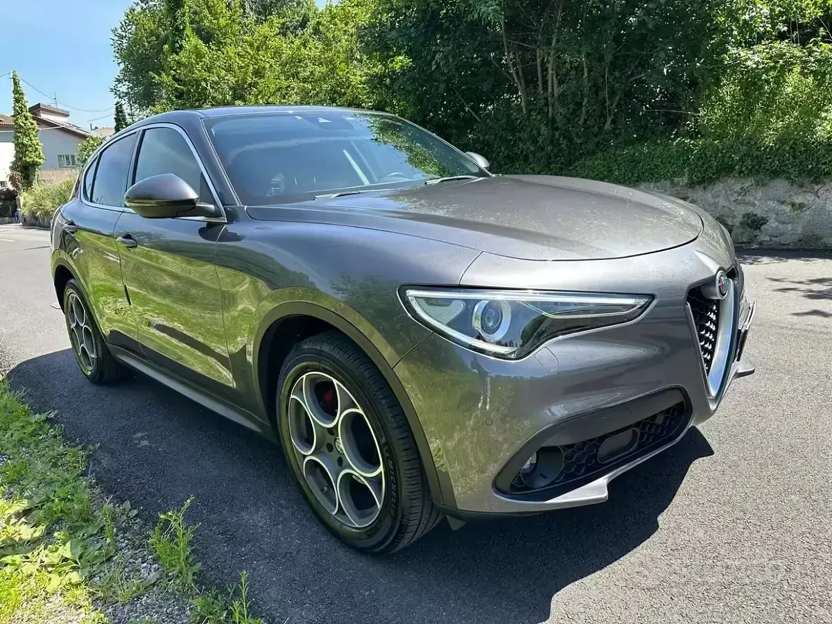 Usata Alfa Romeo Stelvio Executive 210 CV (154 kW) 2017 Grigio SUV