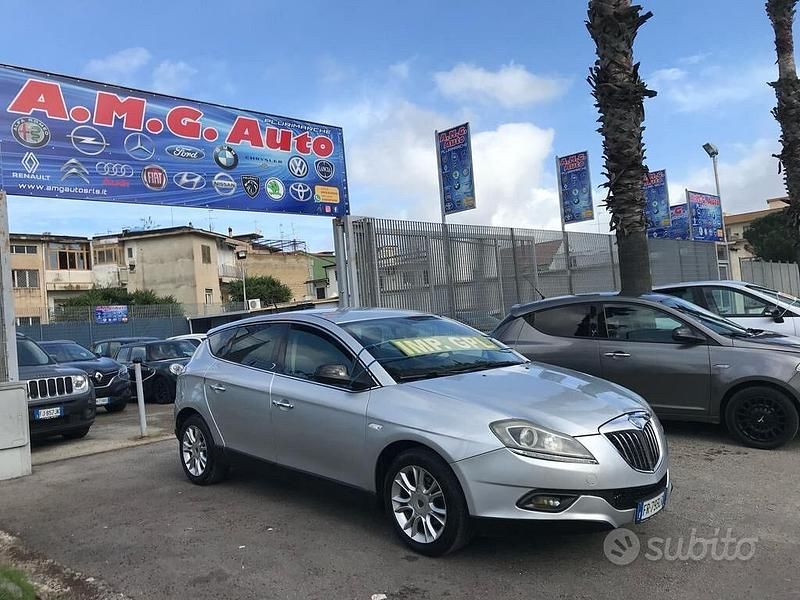Usata Lancia Delta 150 CV (110 kW) 2009 Grigio Utilitaria