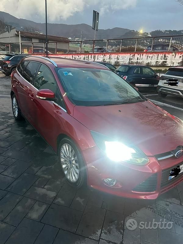 Usata Ford Focus Titanium 116 CV (85 kW) 2011 Rosso Station wagon