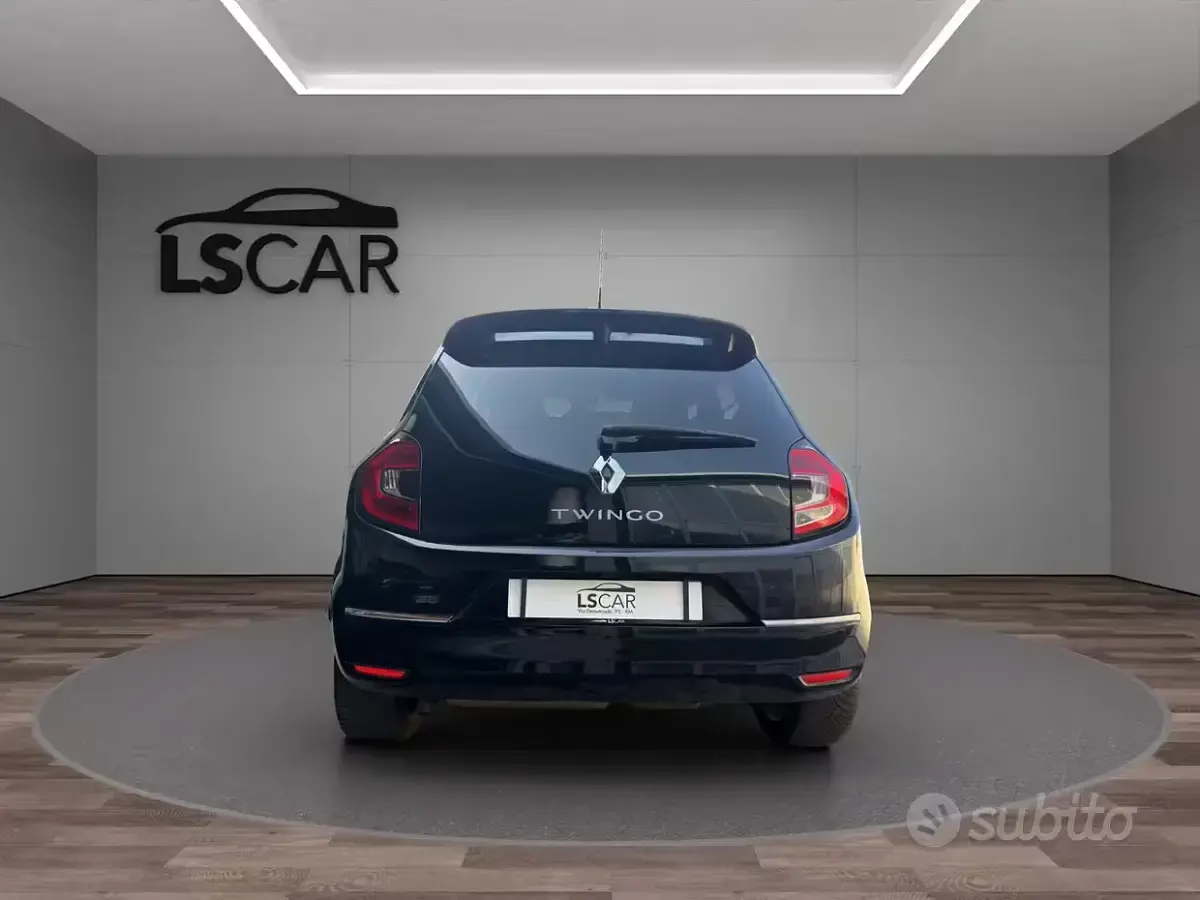 Usata Renault Twingo Urban Night 65 CV (47 kW) 2022 Nero Utilitaria