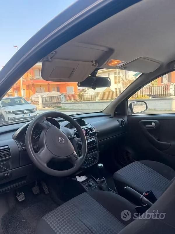 Usata Opel Corsa 75 CV (55 kW) 2003 Utilitaria