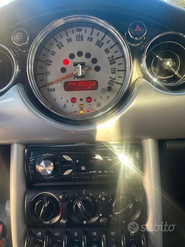 Usata Mini Cooper Coupé 116 CV (85 kW) 2005 Bianco Coupé