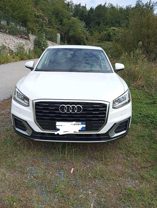 Usata Audi Q2 Business 116 CV (85 kW) 2019 Bianco SUV