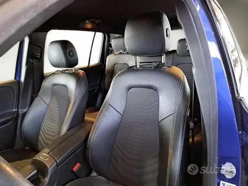 Usata Mercedes GLB200 Business 150 CV (110 kW) 2021 Blu/azzurro SUV