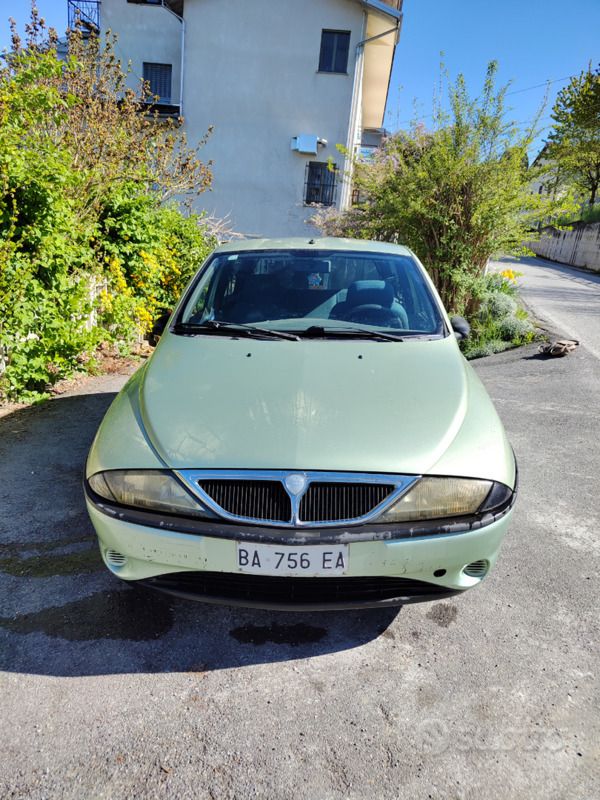 Usata Lancia Ypsilon 60 CV (44 kW) 1997 Verde Utilitaria