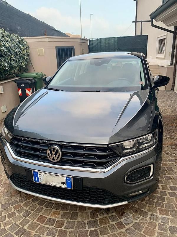 Usata VW T-Roc Style 116 CV (85 kW) 2018 Grigio SUV